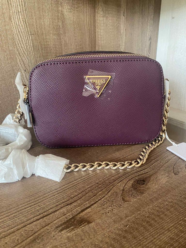 Нова оригинална чанта Guess