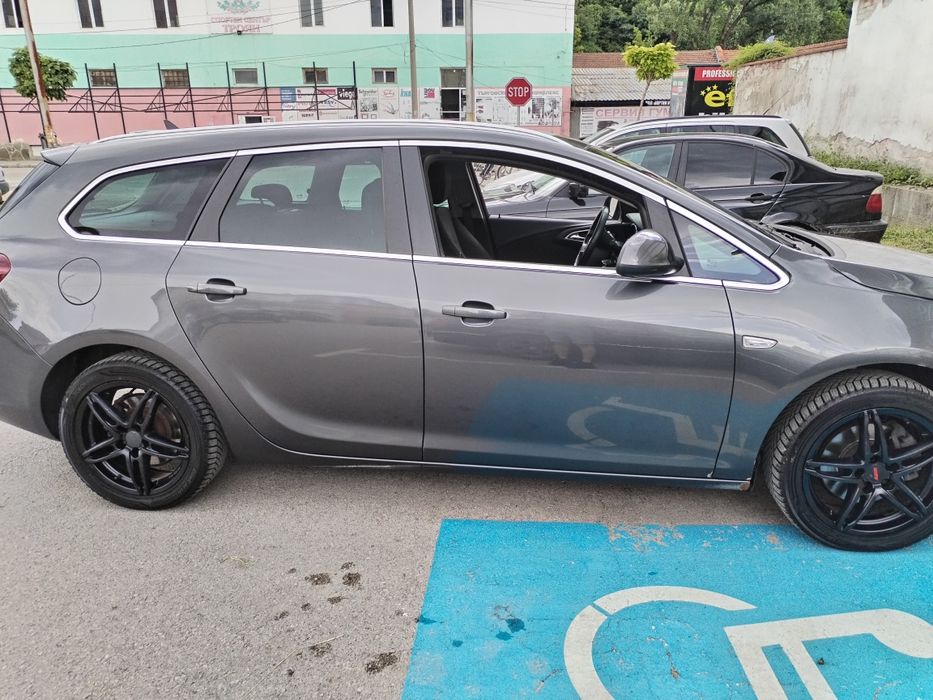Опел Астра   J Sport Tauer