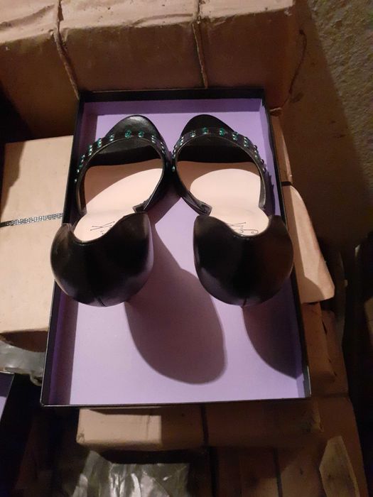 Нови дамски обувки