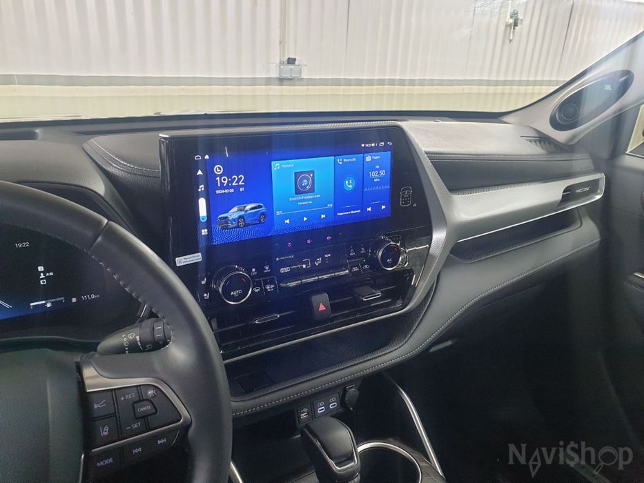 Магнитола 12.3" дюйма Toyota Highlander U70 андроид Navipilot