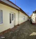 Murfatlar (COD 07)Casă bătrânească locuibilă cu teren de 300 mp