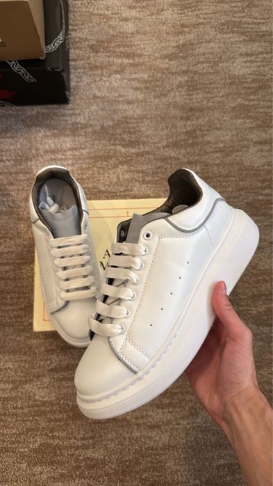adidasi Alexander Mcqueen