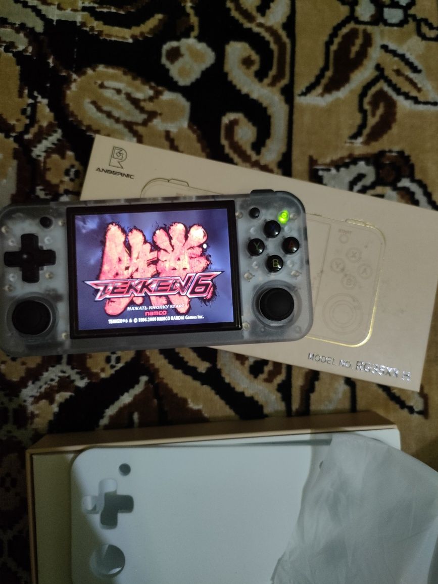 Продам игровую ретро консоль anbernic RG35XX H новая