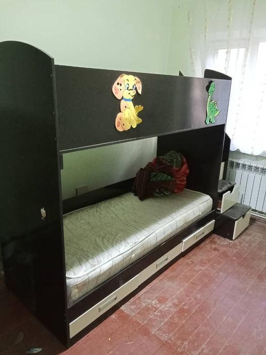 Продам двухъярусную кровать