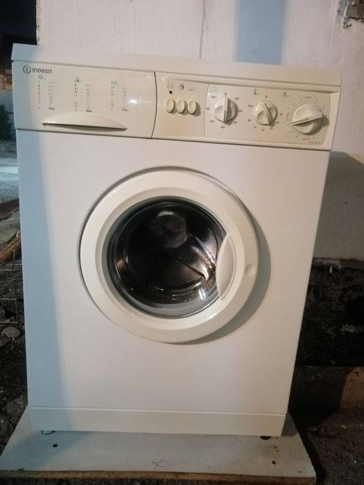 Продам Стиральную машину фирмы INDESIT загрузка 3.5кг