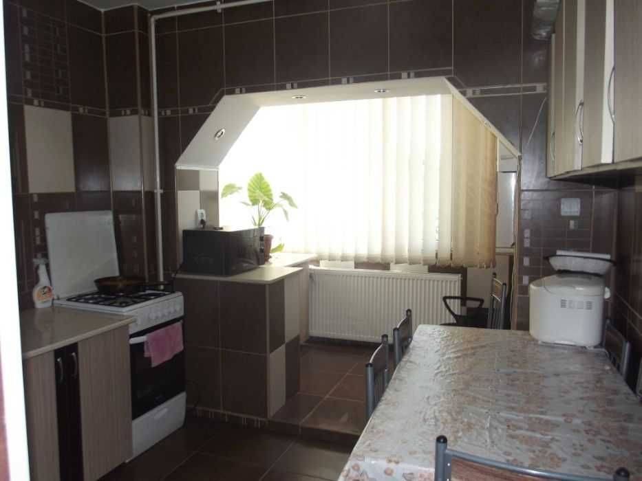 Apartament 3 camere de inchiriat