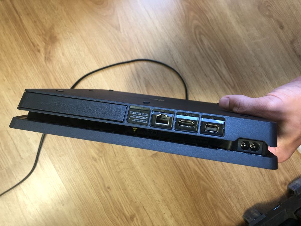 PS4 Slim 500GB + 2 джойстика – Спешно!