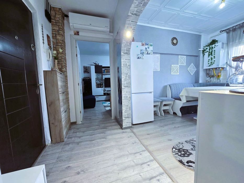 Vând apartament 2 camere