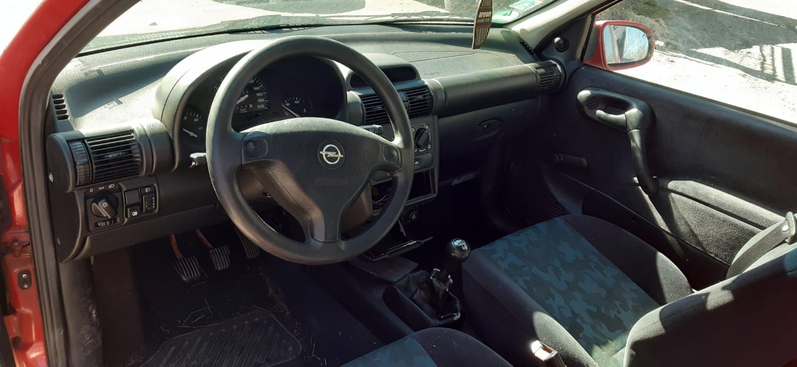 Dezmembrez Opel corsa