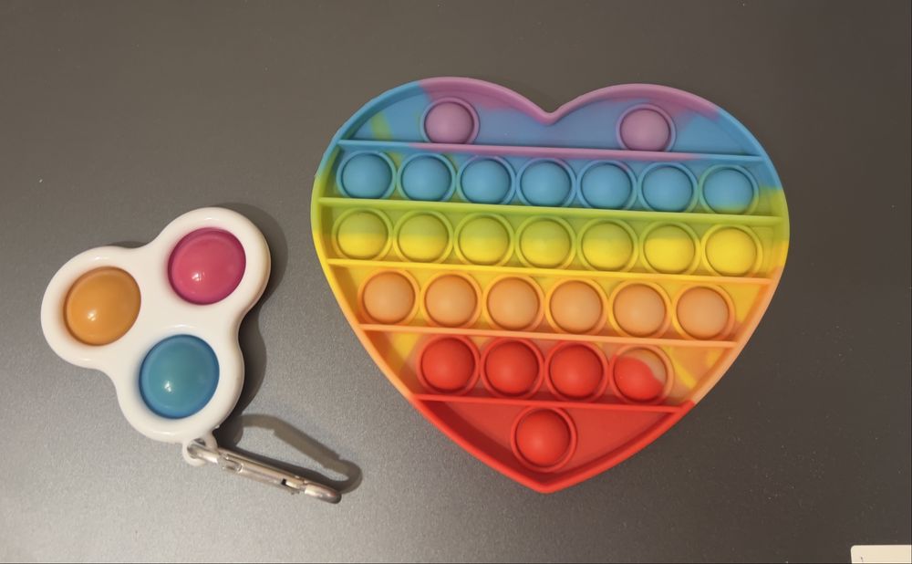 Игрушки для детей поп ит и симпл димпл