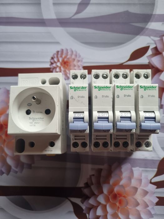 Intrerupatoare automate/siguranțe