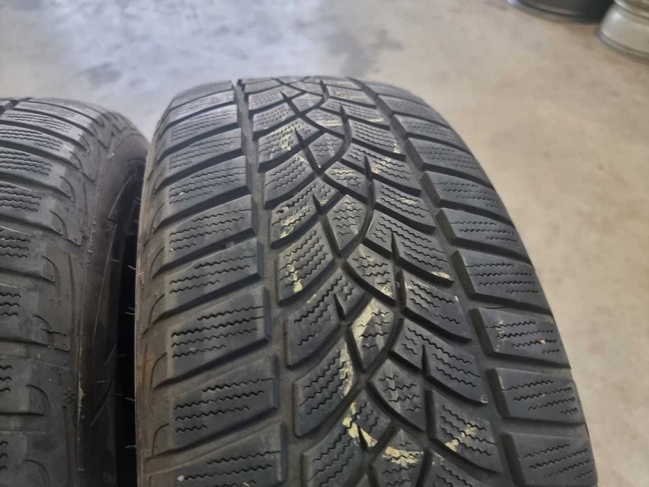 4 Anvelope de IARNA 215.60.16 'Goodyear' ; stare buna