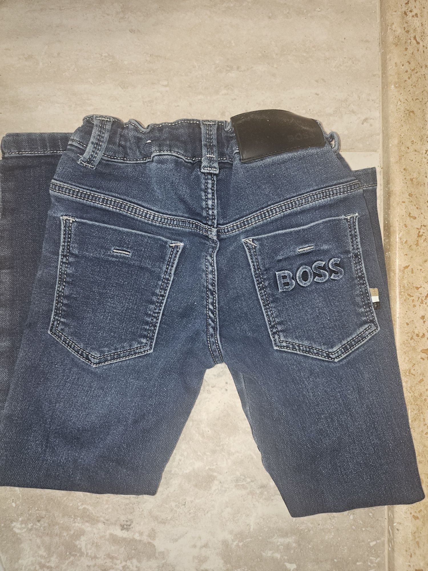Маркови дрехи за момче на 5 години Armani , Boss , Guess