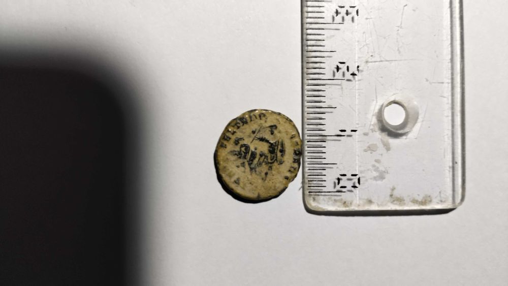 vand patru monete uzate