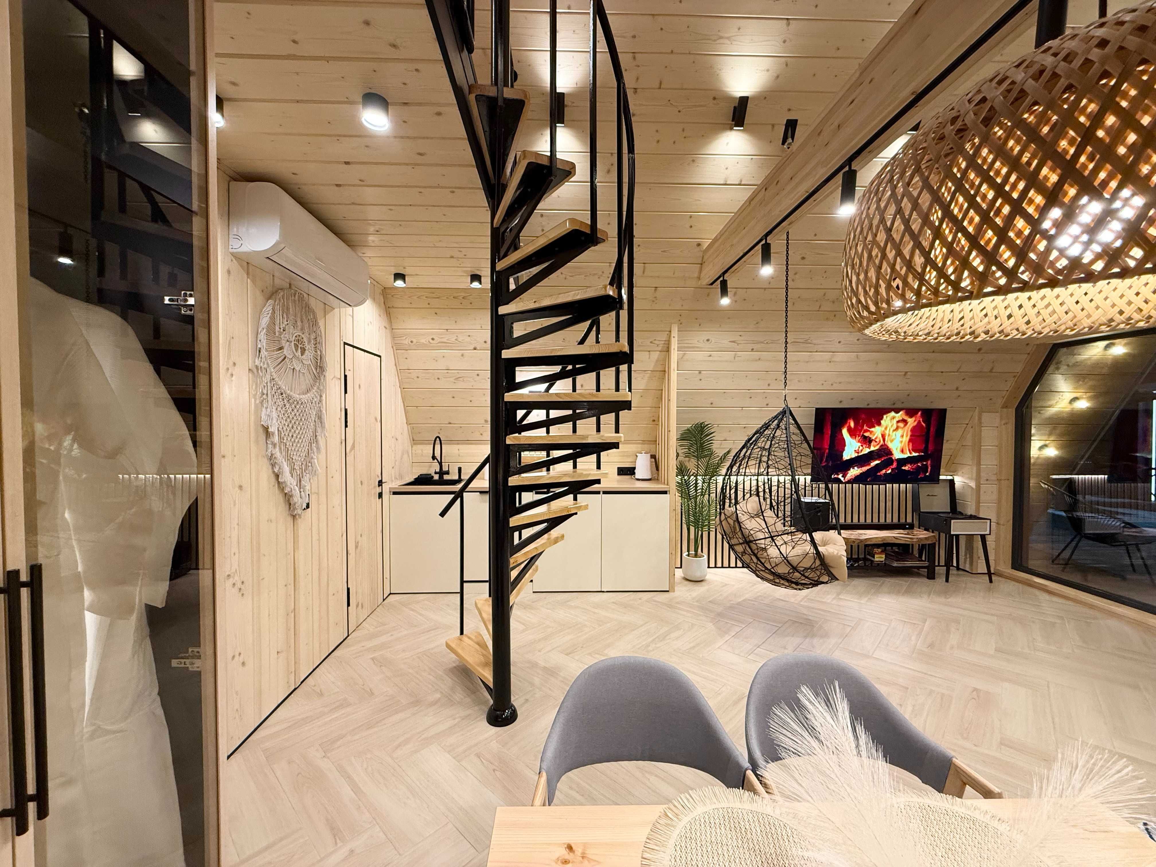 Дом в стиле A-frame (приватная територия)