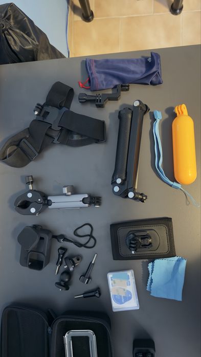 GoPro Hero 10 Black + 4 батерии и комплект аксесоари