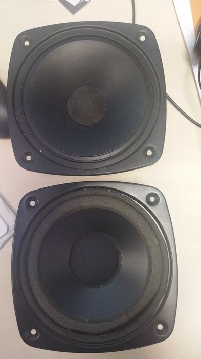 boxe negre Yamaha pe 3 cai 80/100 wați difuzoare bass noi Peerless