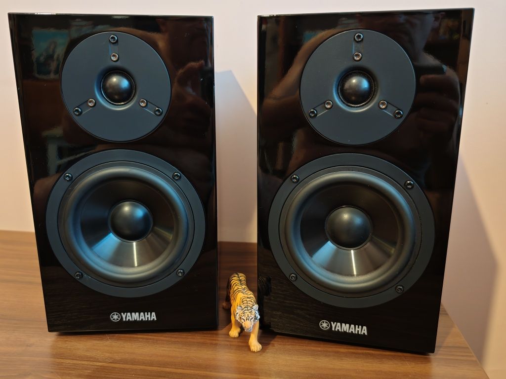 Yamaha NS-BP300. Super boxe de raft. Sunet cristal. Preț fix !