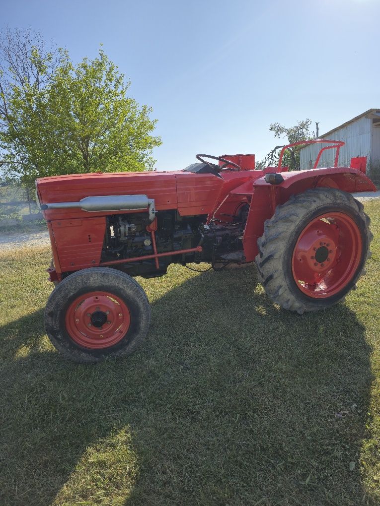 Vînd tractor u445
