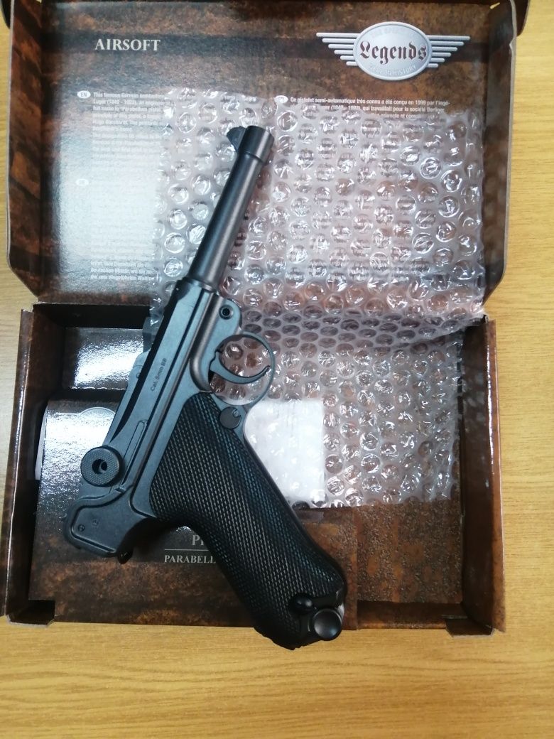 Vând Replica Ruger P08 CO2