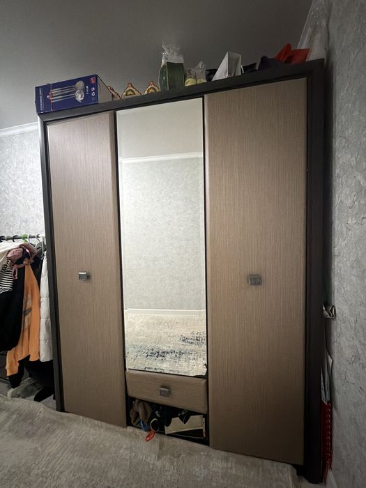 Шкафы для спальный и прохожий