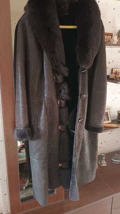 Vând haină de blana lungă cu guler sal