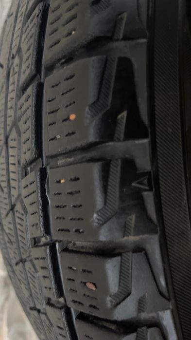 Шины зимние в отличном состоянии, без деффектов и порезов. Yokohamo ра