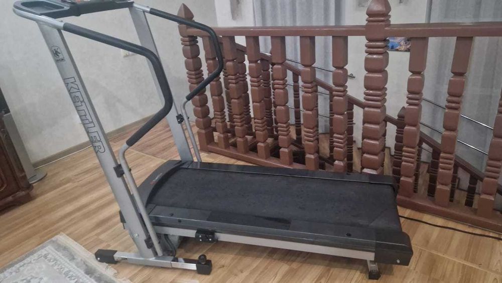 Продам беговую дорожку Kettler