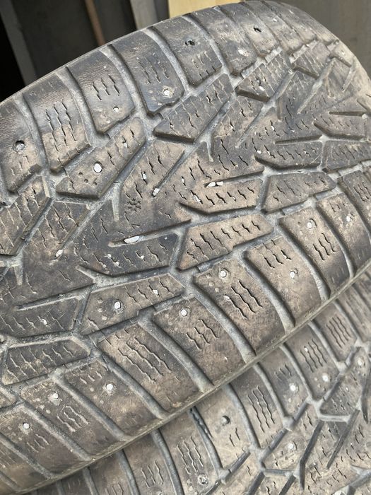 Б/у резина 205/50R17   3 балона с весты кросс