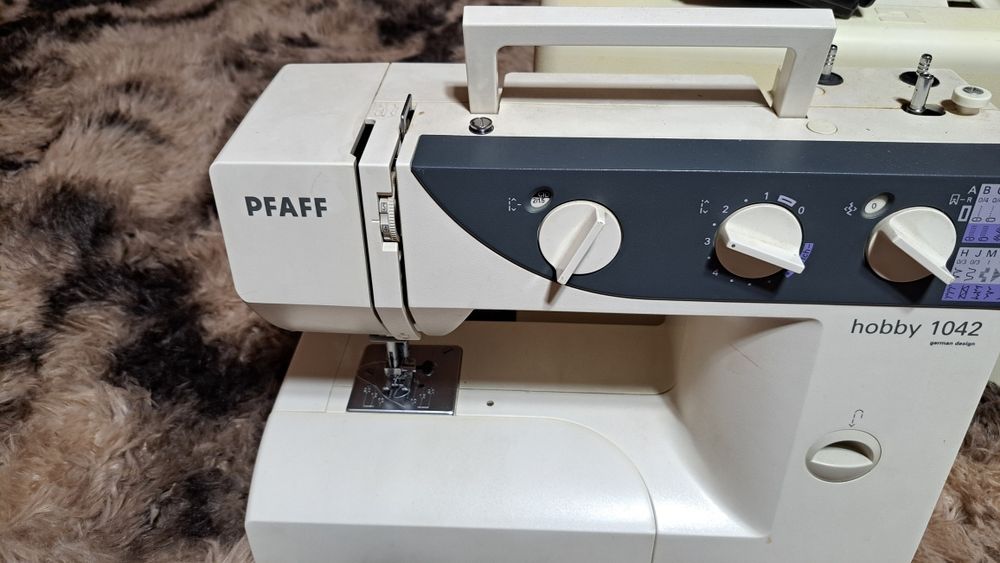 Продам швейную машину PFAFF.