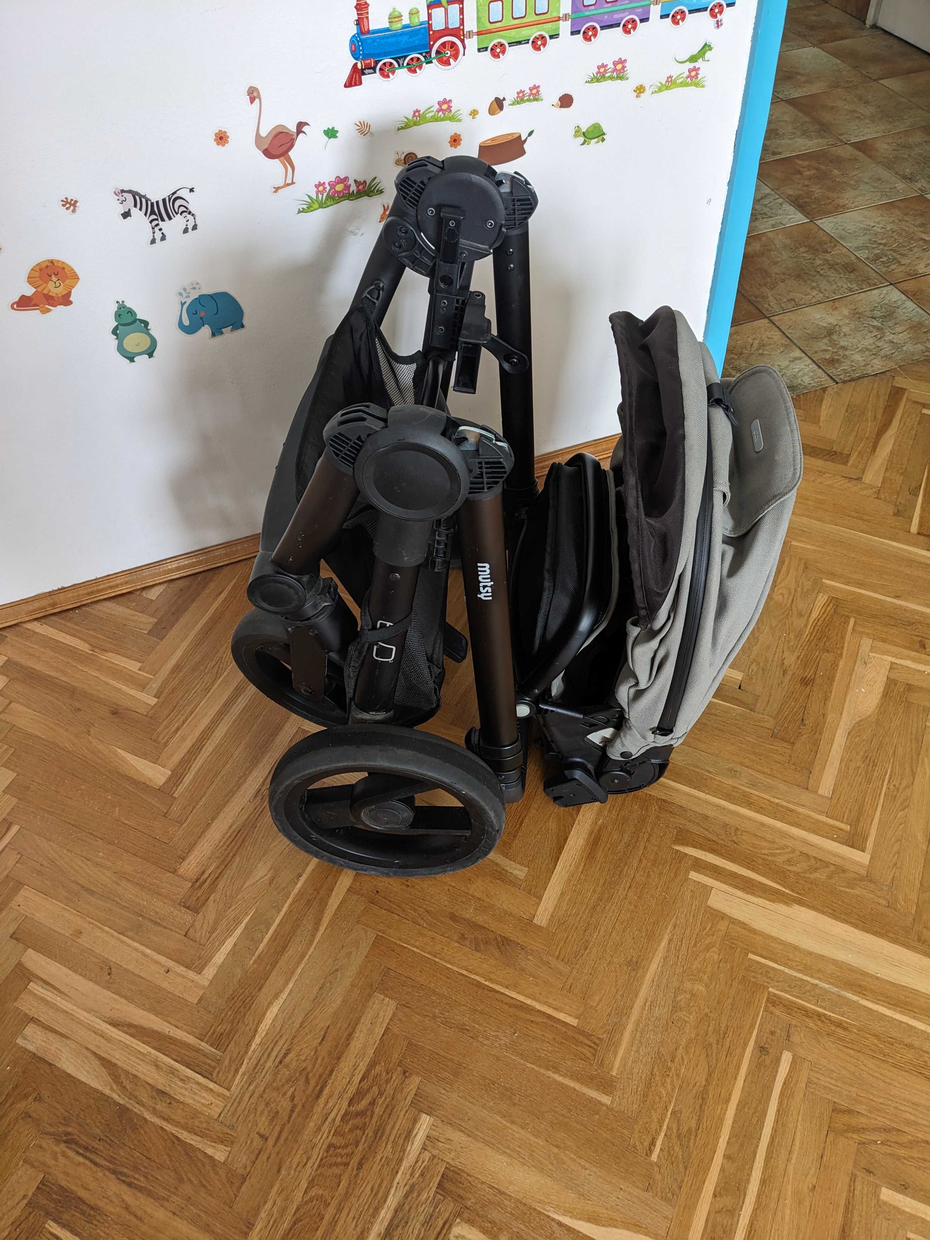 Продавам количка Mutsy Evo 2 + аксесоари към нея