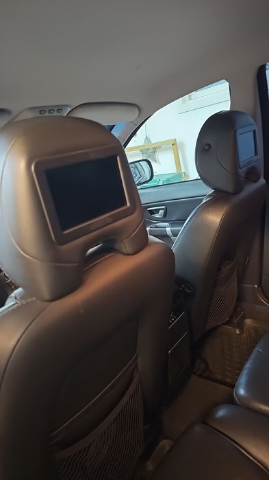 Volvo XC 90 - tank suedez