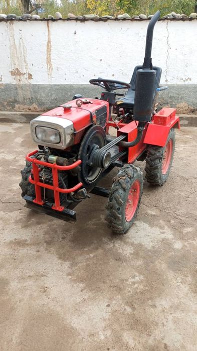 Mini Tractor Zubr 1105