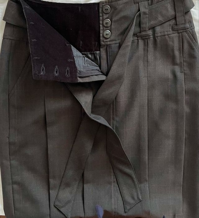 Fusta moderna, cu pliuri