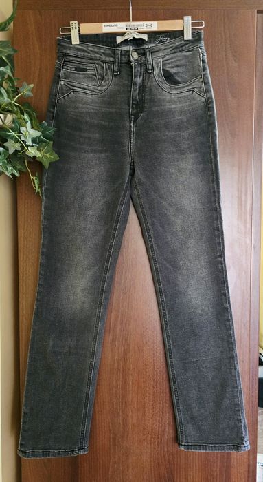 Blugi Attrattivo - 27, Regular Fit, Stare Impecabilă