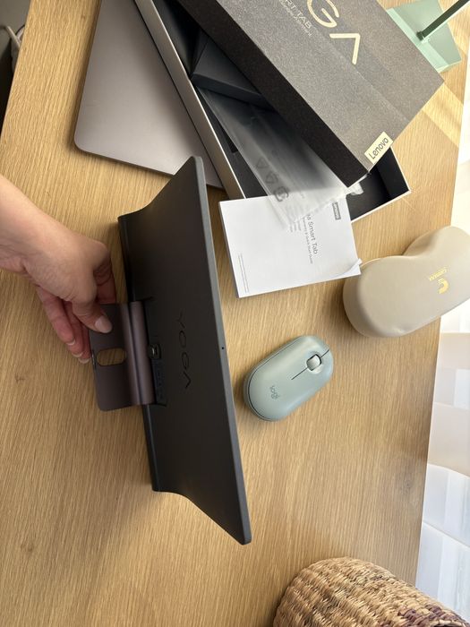 Lenovo yoga smart tab  YT-X705F