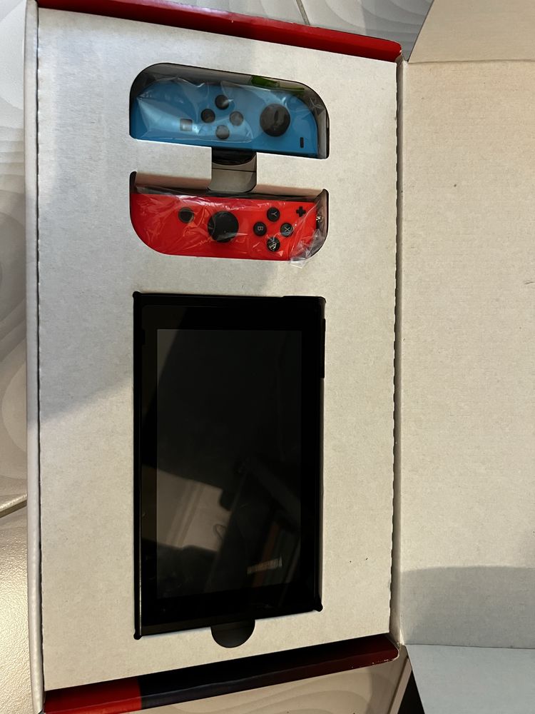 Nintendo switch v2 full box + 2 jocuri sonic