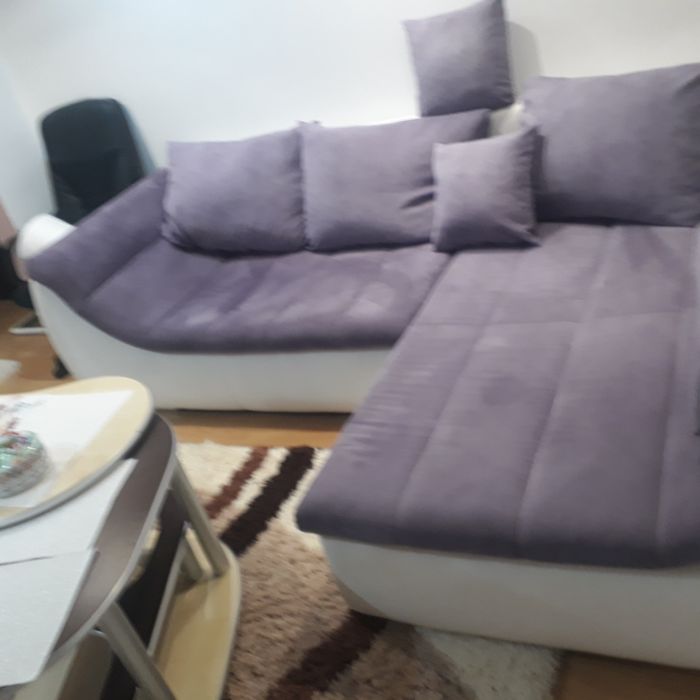 coltar extensibil cu sezlong si măsuță cafea