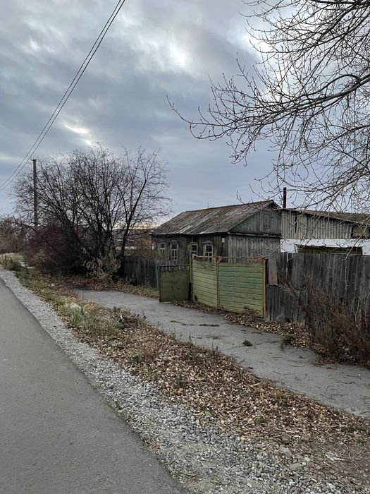 Продам земельный участок с постройками