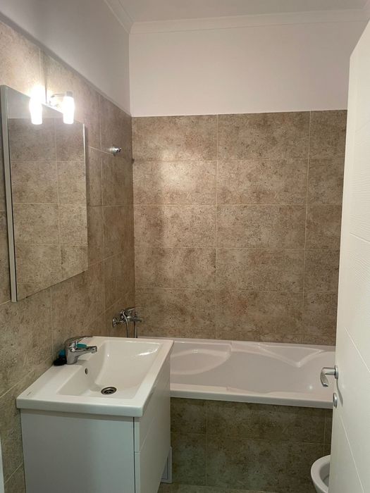 Inchiriez garsoniera militari residence