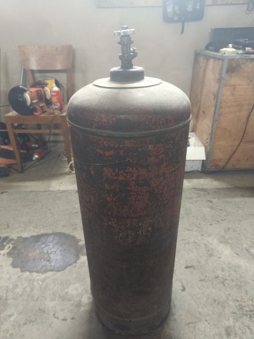 Газовый баллон большой