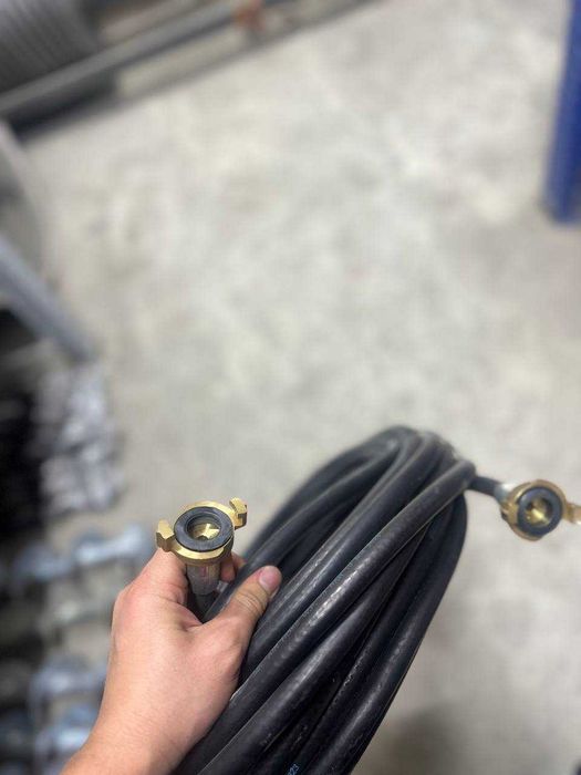 Гибкий воздушный шланг 3/8 с установленным фитингом армированный