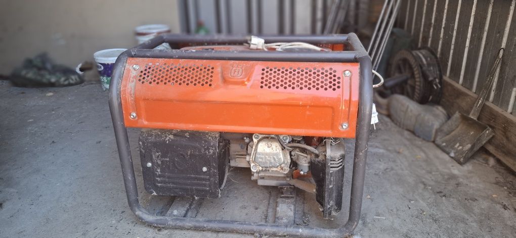 Vând generator electric