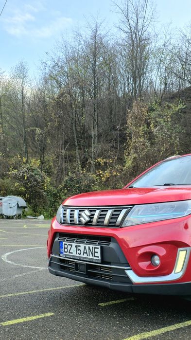 Suzuki Vitara Hybrid (Benz+Ele) 4x4  Unic proprietar