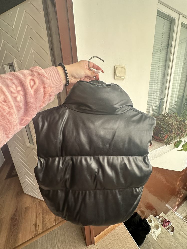 Кожен къс елек с цип