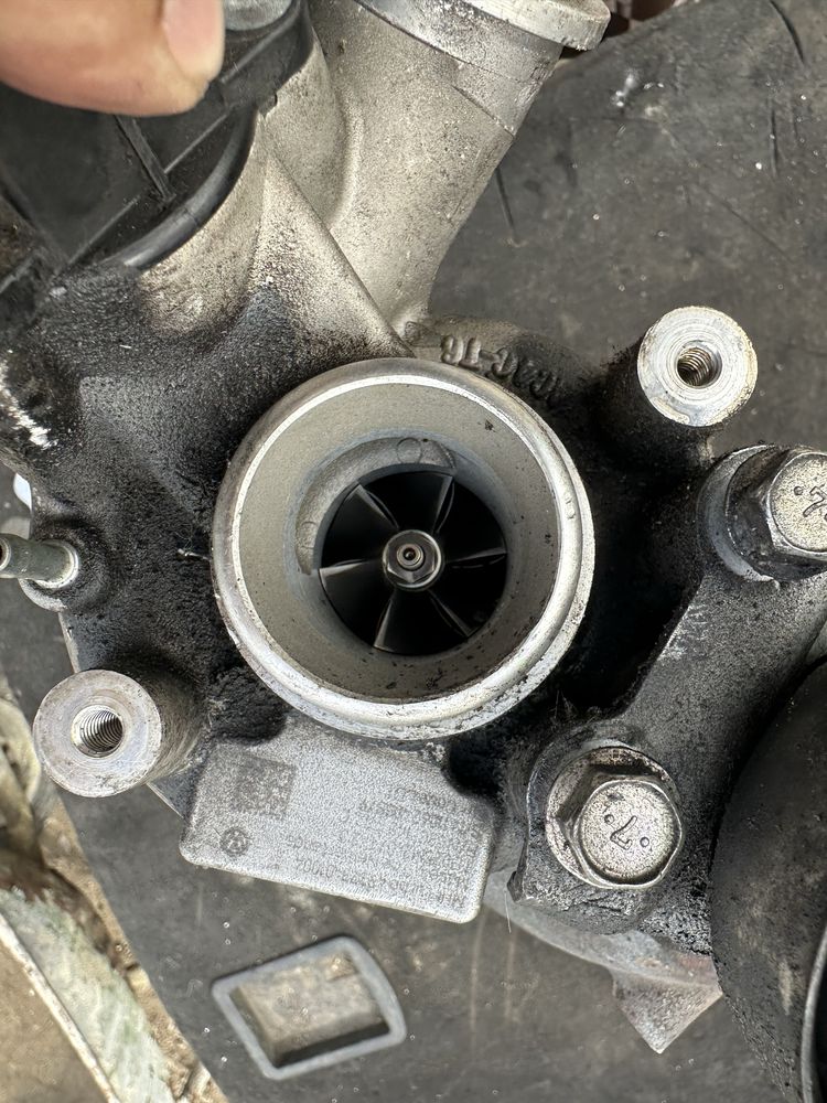 Турбо компресор турбина TD025M2-07T-23 03C145702L 1,4TSi TFSi VW Audi