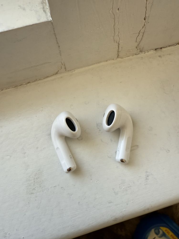 Airpods 4 оригинал