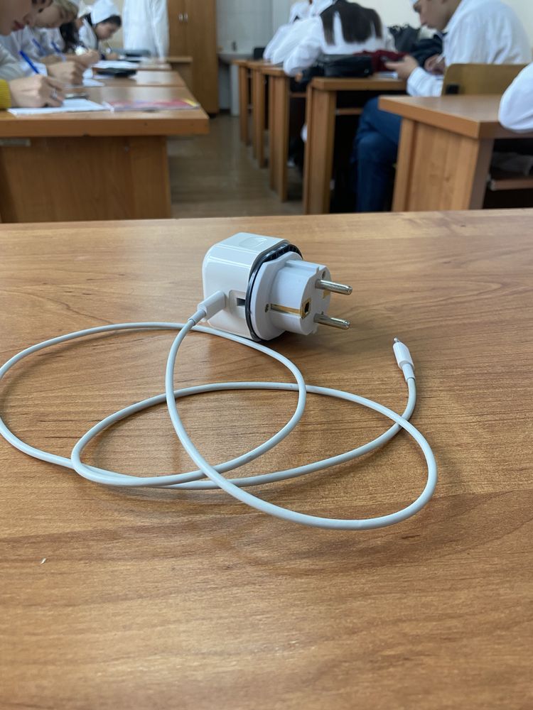 iPhone Galofka Original zaryadchik Adapter yangi Garantiya bor