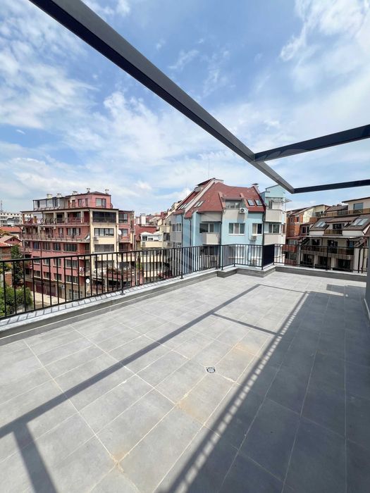 Продава се Тристаен апартамент в Пловдив, Център - 120 кв.м за 2099 €/кв.м - Снимка #16