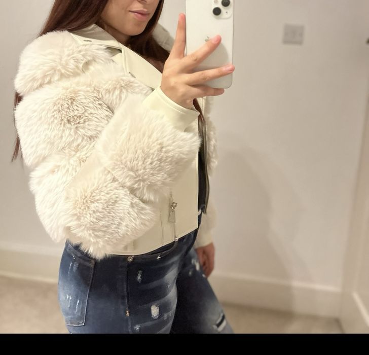 Vand compleu si geaca cu blana!